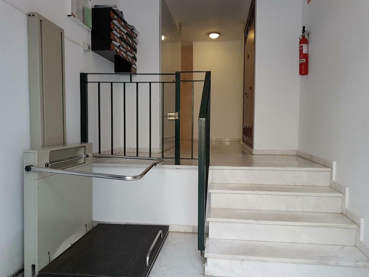 Sherryflat Paralejo 10 - Parking Jerez de la Frontera Esterno foto